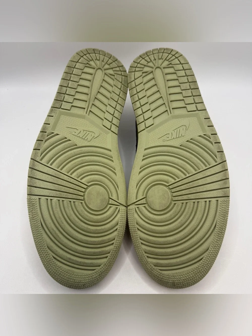 Air Jordan 1 Low SE Craft Light Olive Men’s 11 FD6819-300 Sneakers